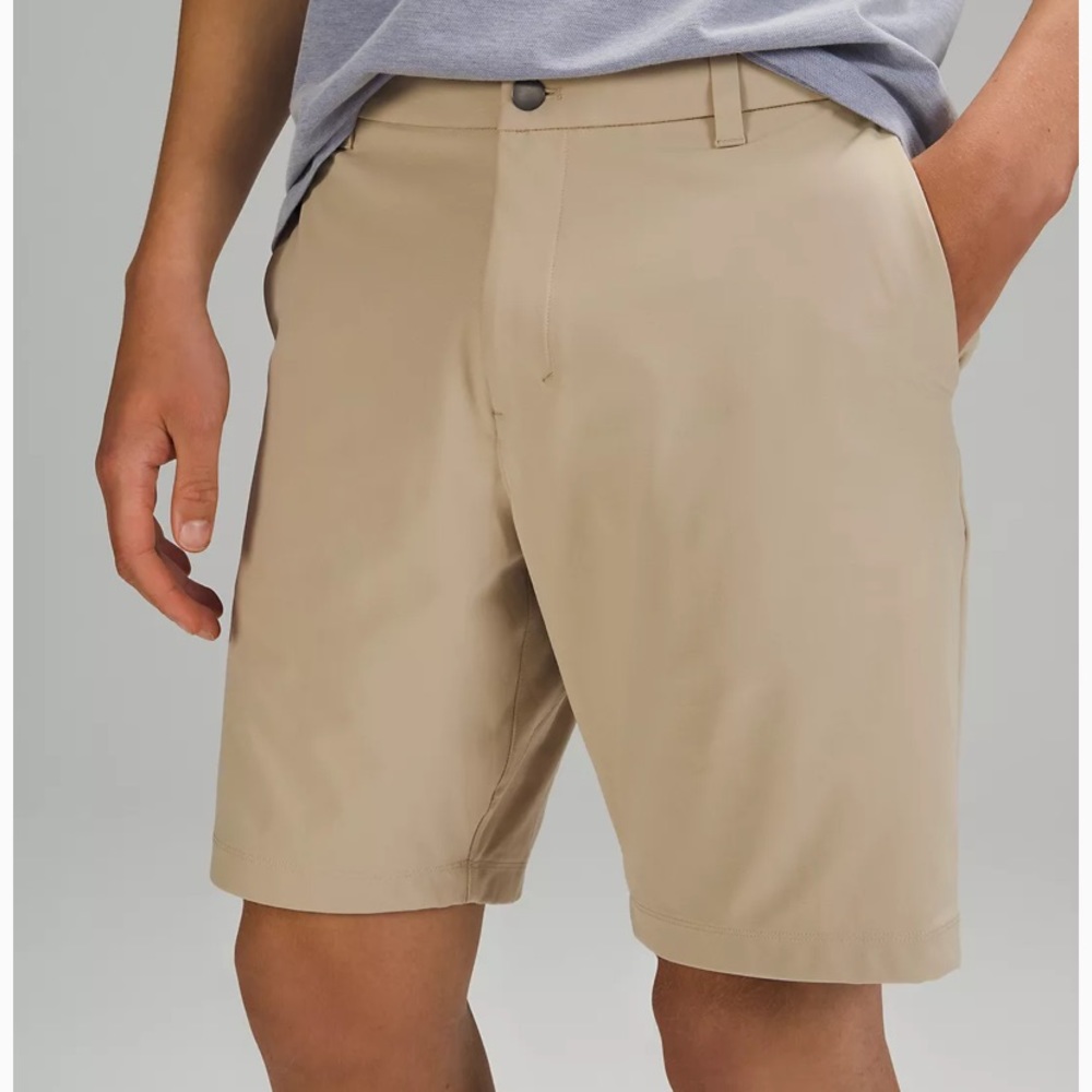 Lululemon Men’s Commission short 5” inseam in tan